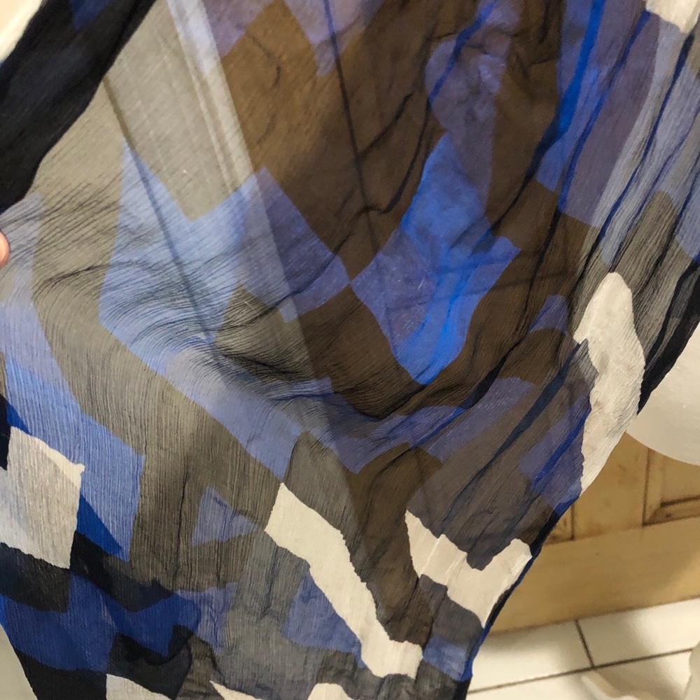 Lightweight Scarf - Picture 2 of 7